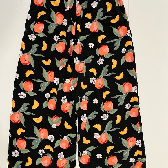 Two Wide-cut H&M Pants and two H&M bow-detail tops, 9-10Y - Picture 4 of 11